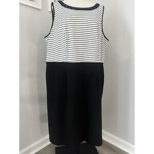 Maya Brooke Dress White/black Color block Dress Sleeveless. Size 20 No Jacket